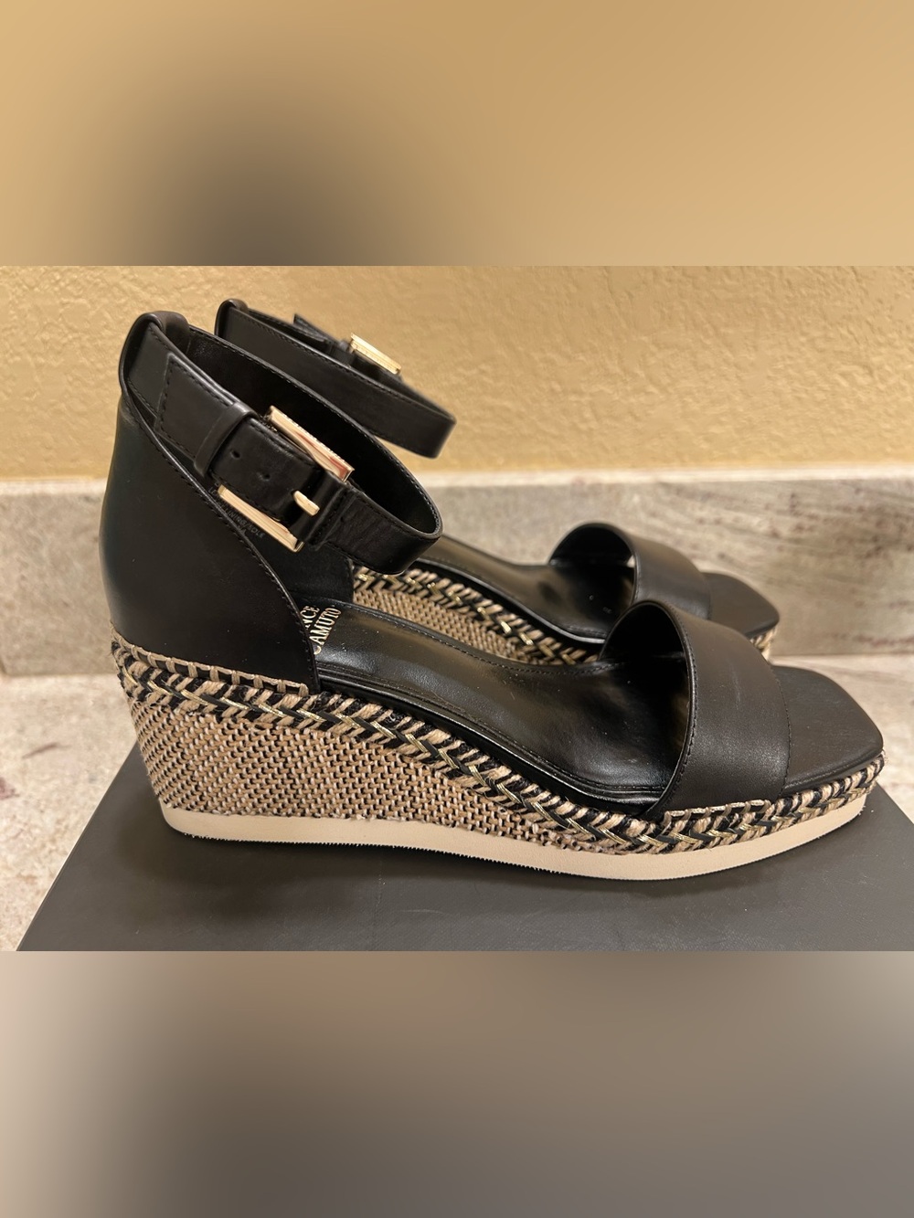 NWT Vince Camuto Jefannah Wedge Sandals Black Sz 8.5